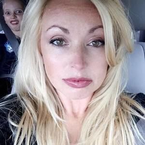 Meet your Posher, Cristina